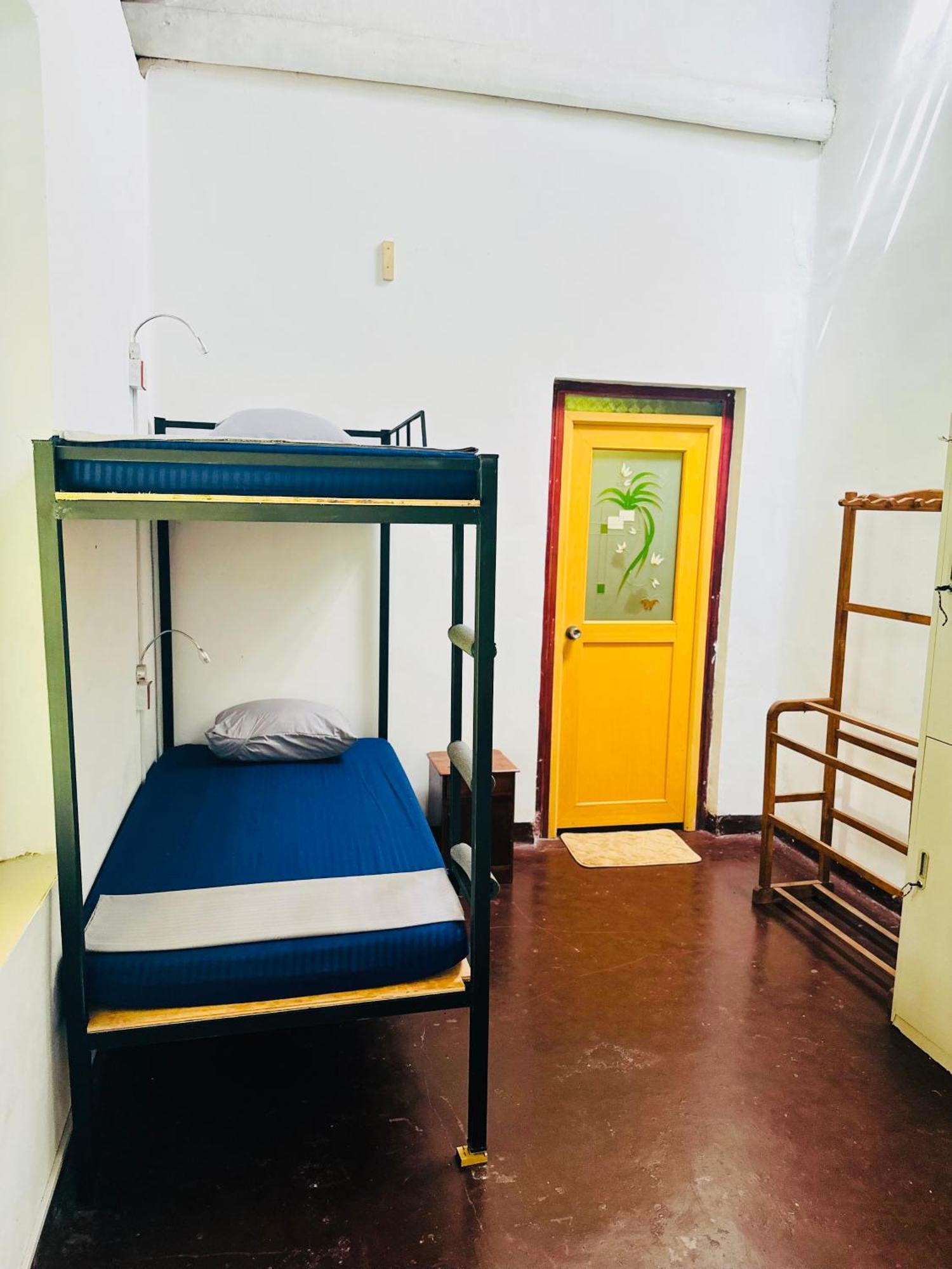 Happy Bunk Hostel Weligama Exterior photo