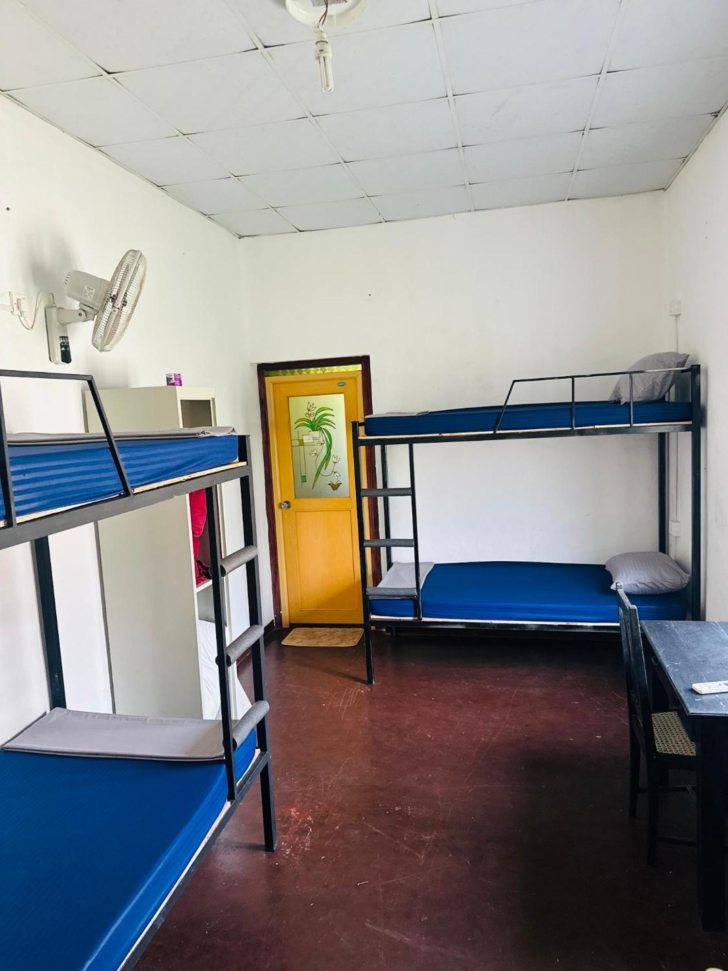 Happy Bunk Hostel Weligama Exterior photo