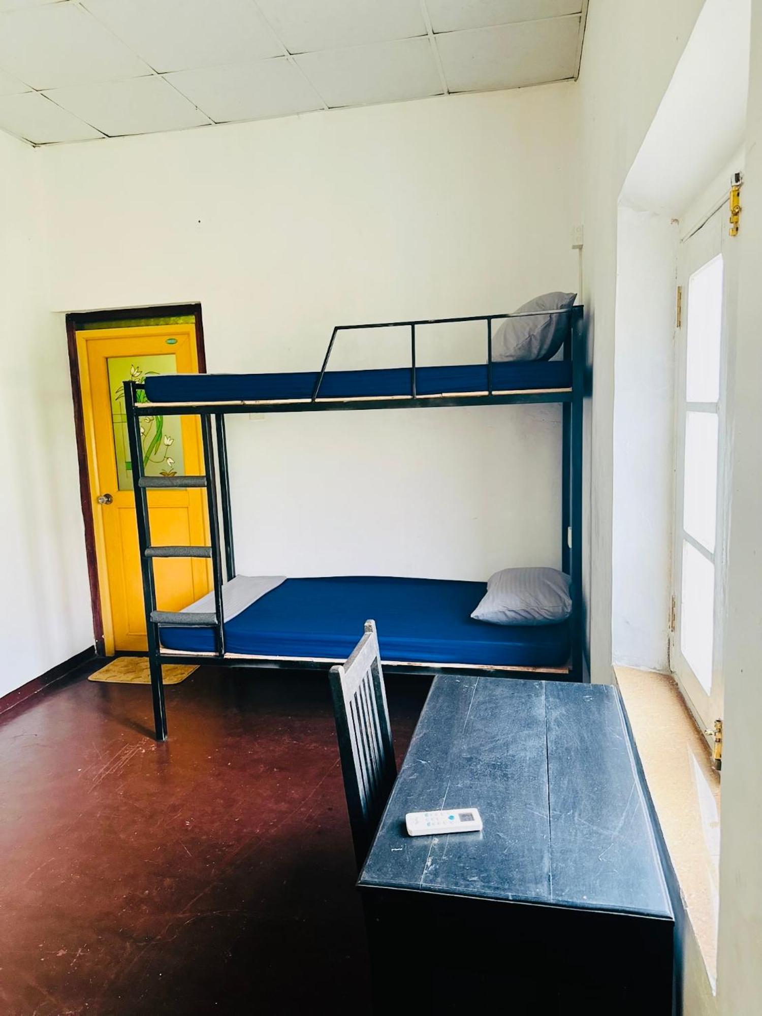 Happy Bunk Hostel Weligama Exterior photo