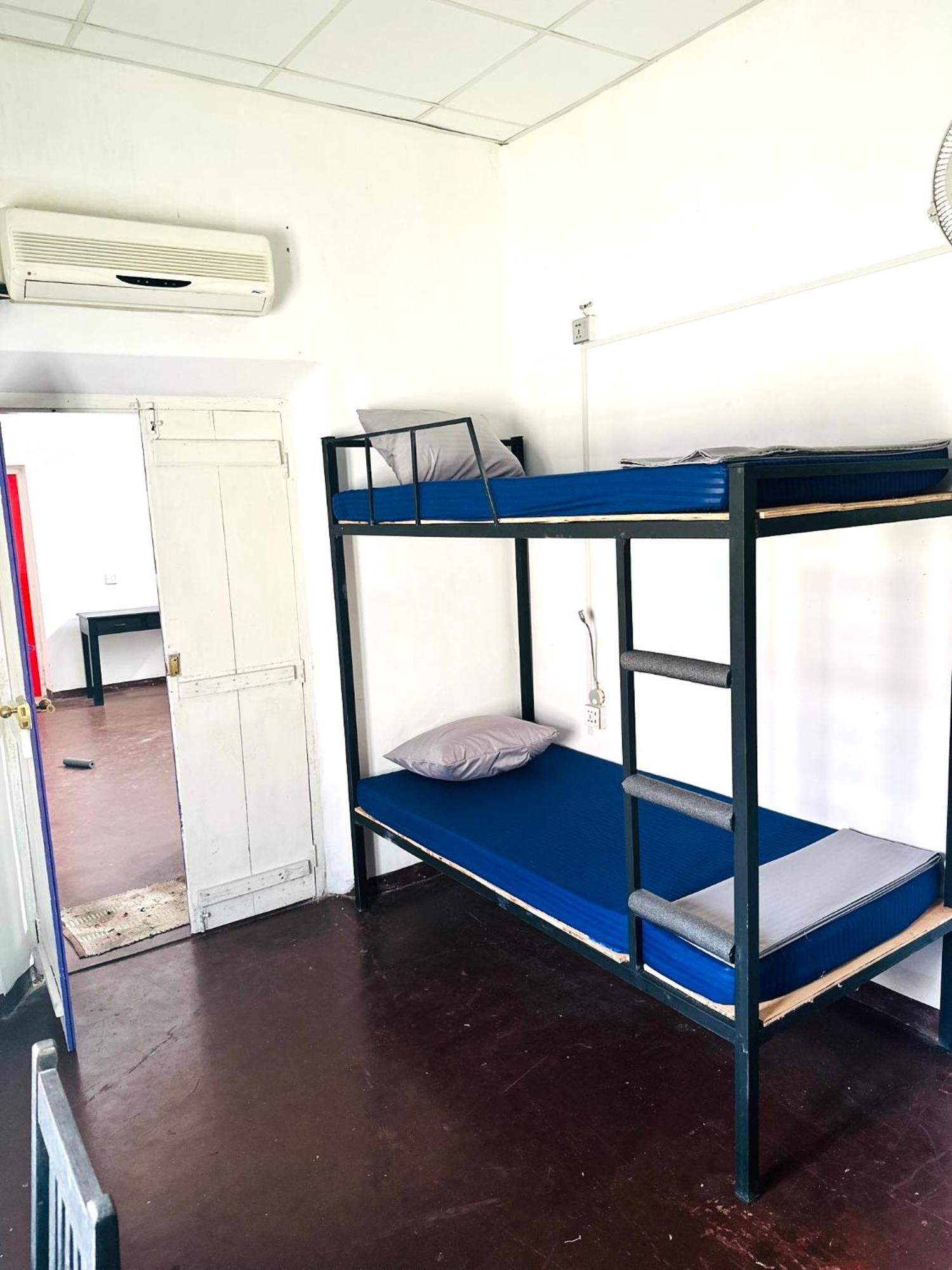 Happy Bunk Hostel Weligama Exterior photo