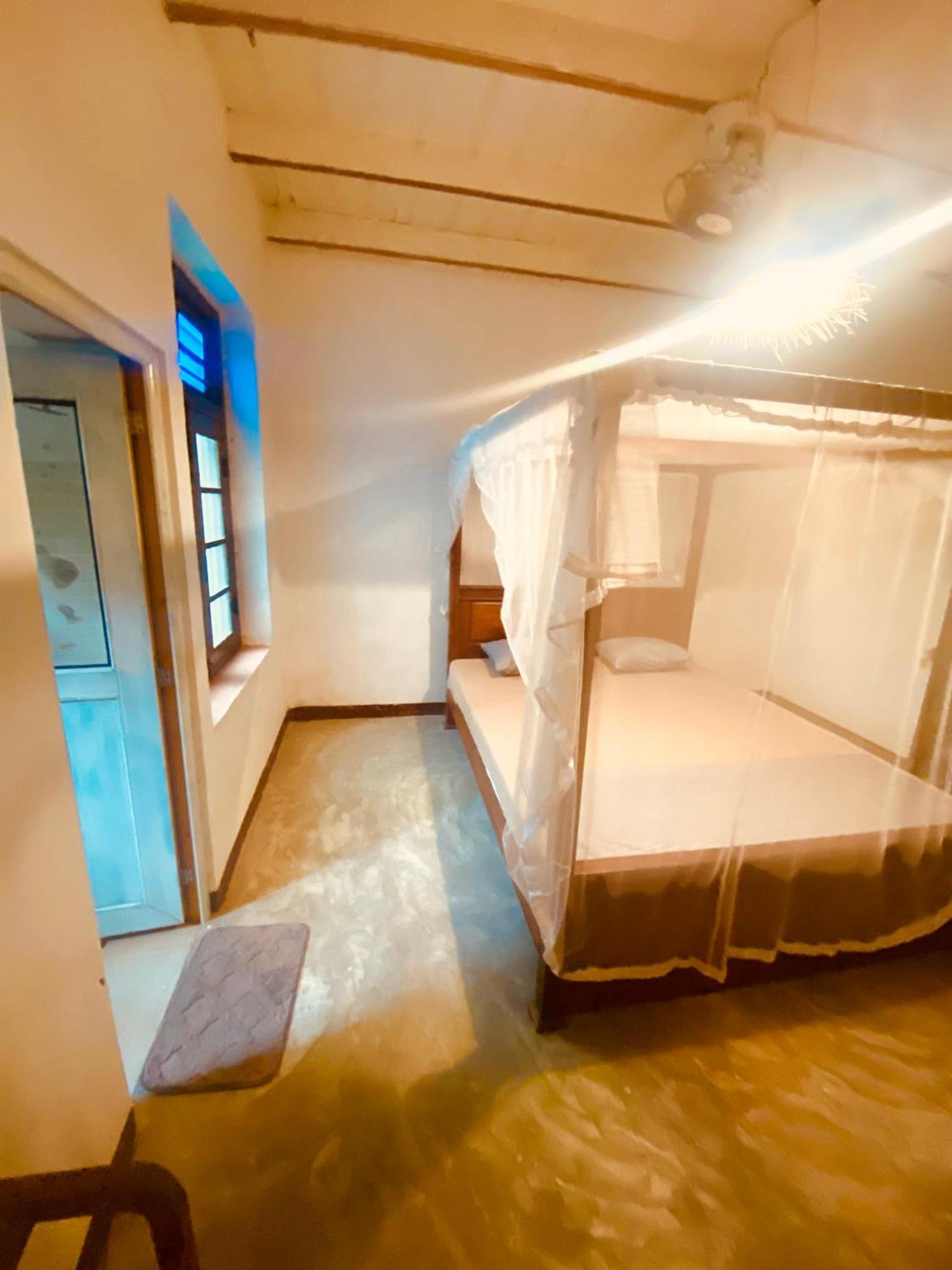 Happy Bunk Hostel Weligama Exterior photo