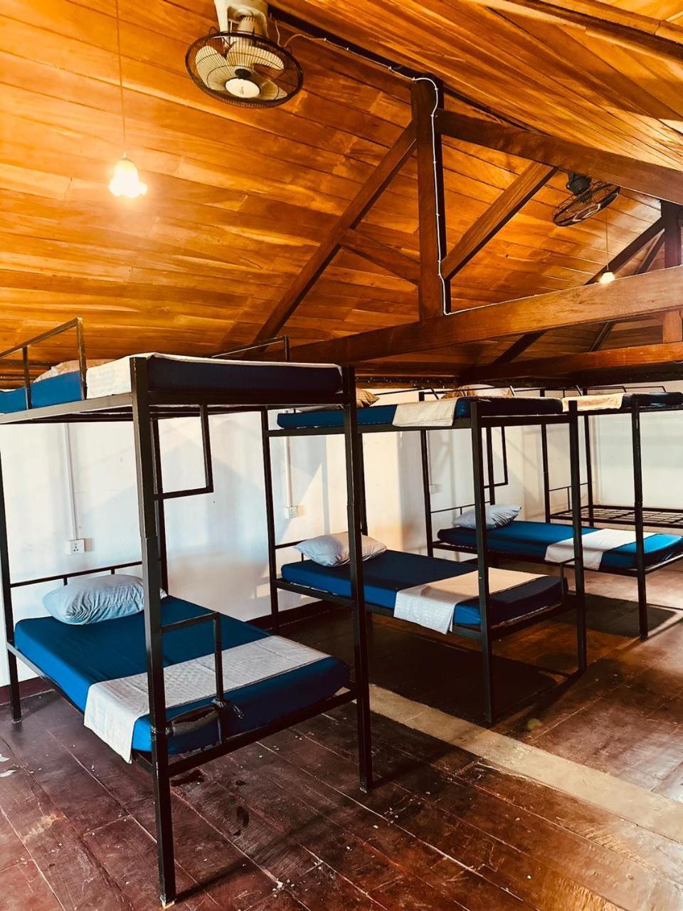 Happy Bunk Hostel Weligama Exterior photo