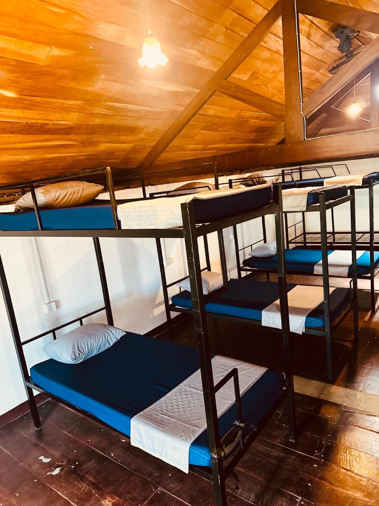 Happy Bunk Hostel Weligama Exterior photo